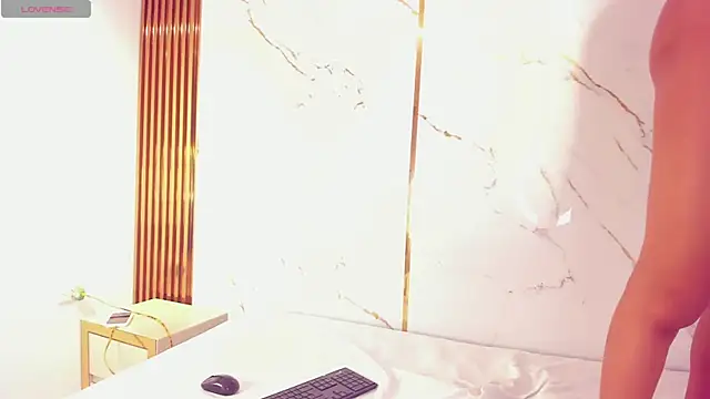 Snapshot of CandyRouse__ chatting on October 18, 2025, 9:17 pm CandyRouse   online show from October 18, 2025, 9:17 pm