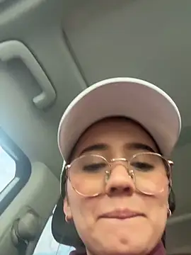 Michelle Zoe online show from October 4, 2025, 7:04 pm