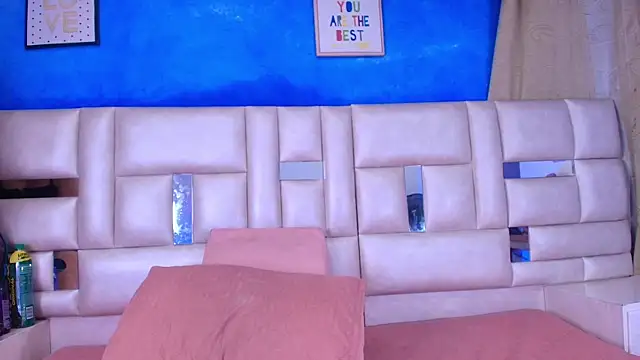 Snapshot of emmacurvy chatting on September 17, 2025, 3:08 am emmacurvy online show from September 17, 2025, 3:08 am