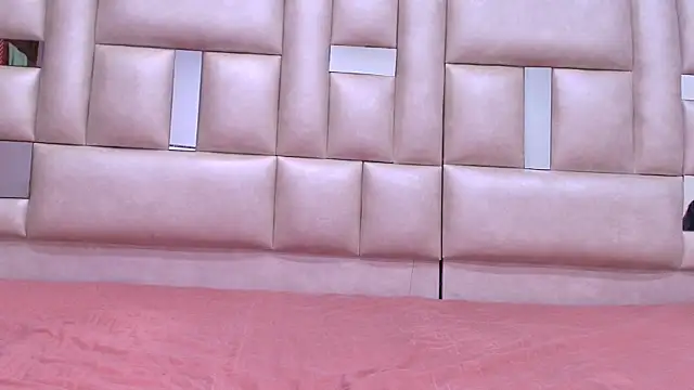 Snapshot of emmacurvy chatting on October 11, 2025, 3:07 am emmacurvy online show from October 11, 2025, 3:07 am