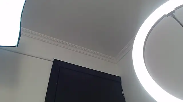 elamurray online show from October 13, 2025, 11:12 am