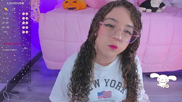 hannacutegod online show from September 22, 2025, 5:02 am