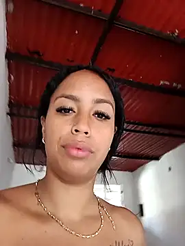 Snapshot of Fernanda30 chatting on October 13, 2025, 2:51 pm Fernanda30 online show from October 13, 2025, 2:51 pm