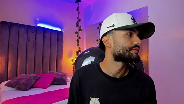 Ryan Jackson  online show from December 14, 2025, 12:28 am