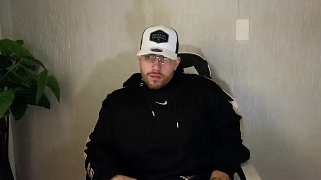 Snapshot of Ades_Lowe chatting on October 11, 2025, 11:55 am Ades Lowe online show from October 11, 2025, 11:55 am