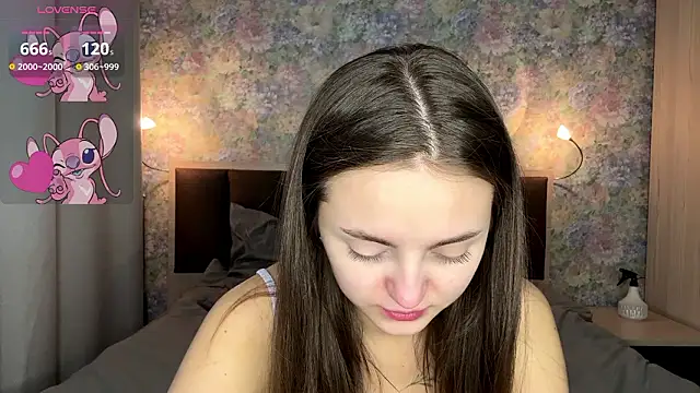 LoraDavi online show from March 4, 2026, 6:43 am