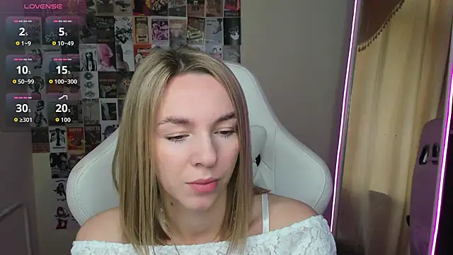 NessaDiazz online show from October 2, 2025, 1:31 am