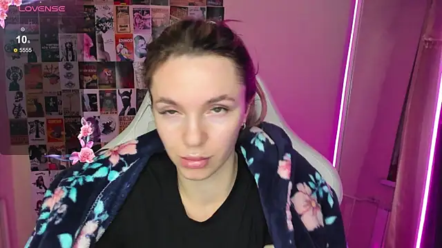 NessaDiazz online show from October 25, 2025, 11:49 pm