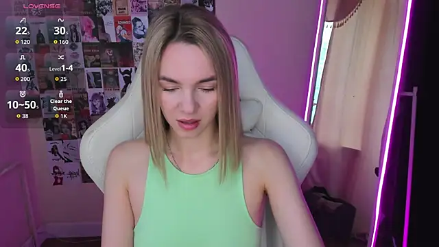 NessaDiazz online show from October 7, 2025, 1:28 am