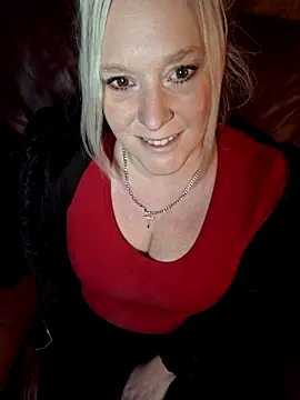 Bouncy-Bella28X online show from February 12, 2026, 3:01 pm