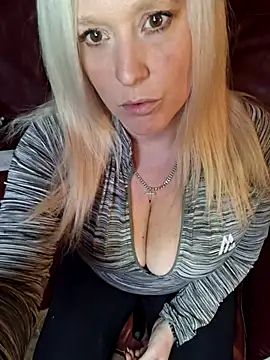 Bouncy-Bella28X online show from February 20, 2026, 3:25 pm