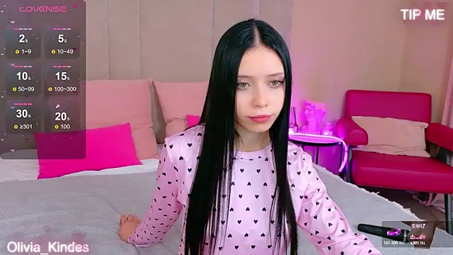 Olivia Kindes online show from October 15, 2025, 5:10 pm