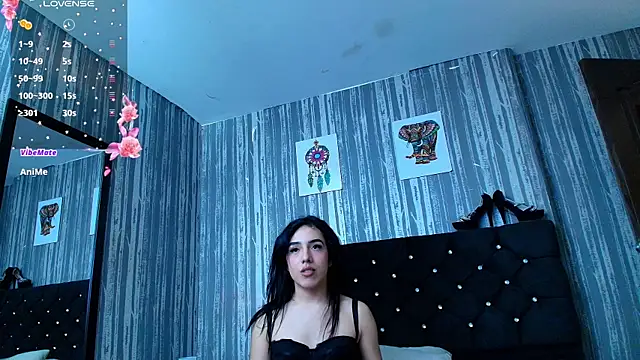 Snapshot of Alicee_Moonn chatting on October 2, 2025, 7:06 pm Alicee Moonn online show from October 2, 2025, 7:06 pm