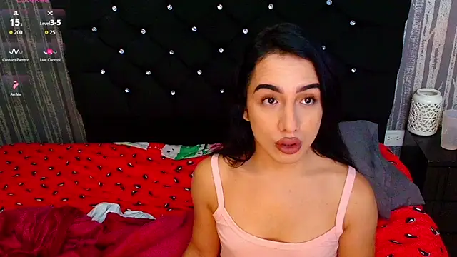 Alicee Moonn online show from April 5, 2026, 12:01 pm