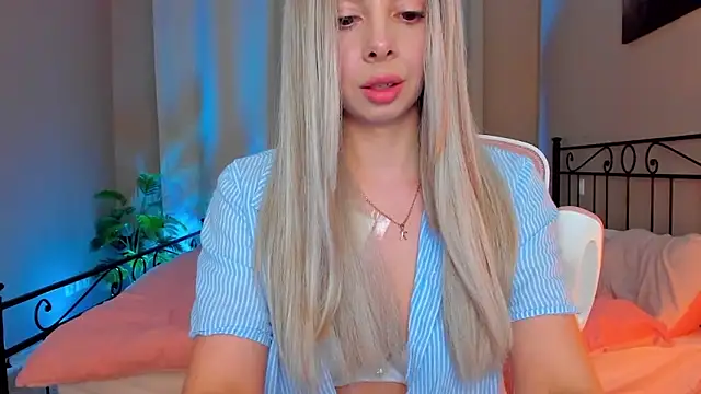 VelvetEliza online show from December 1, 2025, 7:37 pm