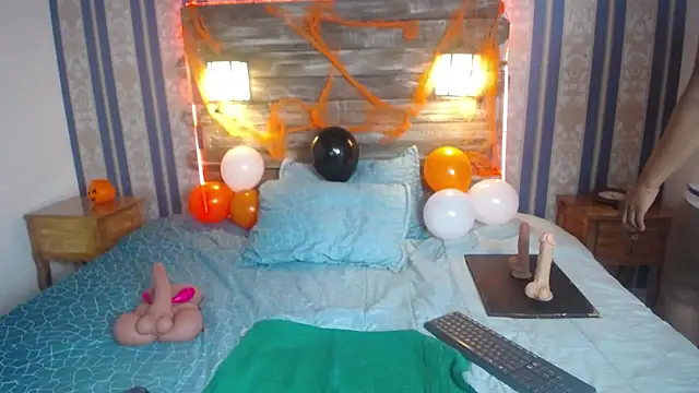 Snapshot of TinaOlsens chatting on October 31, 2025, 2:02 pm TinaOlsens online show from October 31, 2025, 2:02 pm