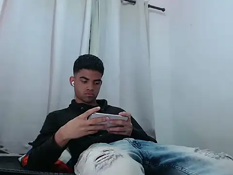 Snapshot of camillo_beischel_ chatting on October 8, 2025, 5:57 pm camillo beischel online show from October 8, 2025, 5:57 pm