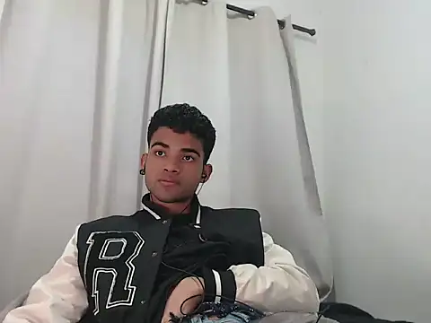 Snapshot of camillo_beischel_ chatting on September 30, 2025, 7:42 pm camillo beischel online show from September 30, 2025, 7:42 pm