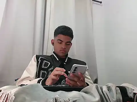 Snapshot of camillo_beischel_ chatting on October 5, 2025, 7:04 pm camillo beischel online show from October 5, 2025, 7:04 pm