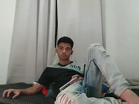 Snapshot of camillo_beischel_ chatting on September 24, 2025, 5:41 pm camillo beischel online show from September 24, 2025, 5:41 pm