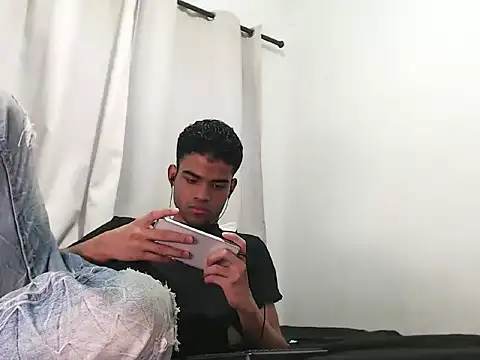 Snapshot of camillo_beischel_ chatting on October 1, 2025, 6:34 pm camillo beischel online show from October 1, 2025, 6:34 pm