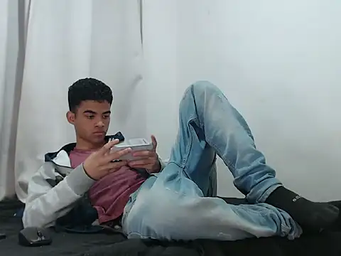 Snapshot of camillo_beischel_ chatting on September 28, 2025, 5:31 pm camillo beischel online show from September 28, 2025, 5:31 pm