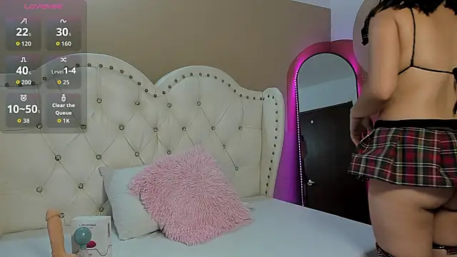 Snapshot of Alison_Milk chatting on October 4, 2025, 1:56 pm Alison Milk online show from October 4, 2025, 1:56 pm