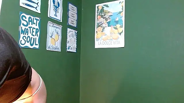 Roxiehood online show from November 23, 2025, 1:59 am