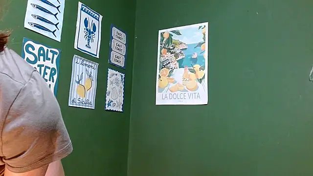 Roxiehood online show from October 21, 2025, 2:11 am