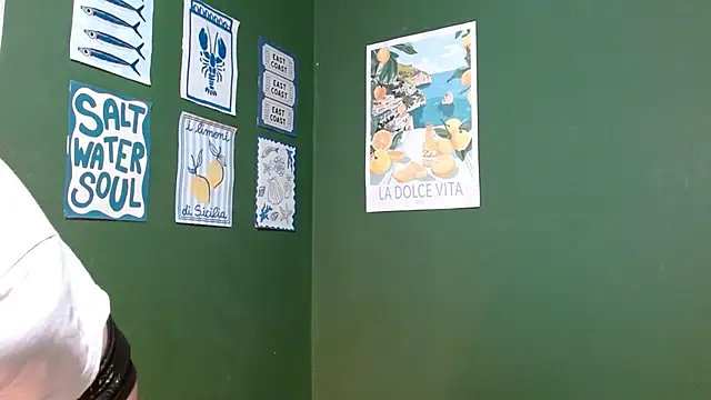 Roxiehood online show from October 29, 2025, 2:32 am