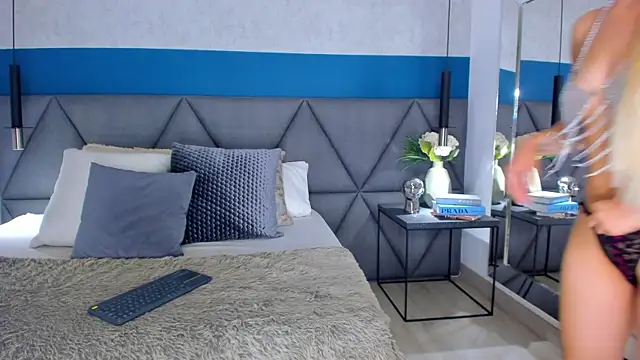 Snapshot of Mia_Roswell chatting on September 24, 2025, 1:35 am Mia Roswell online show from September 24, 2025, 1:35 am