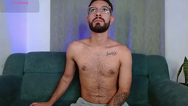 ReyPablo1 online show from September 29, 2025, 9:20 pm