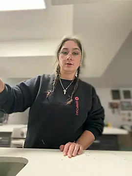 Alix Valentine online show from July 19, 2026, 3:53 pm