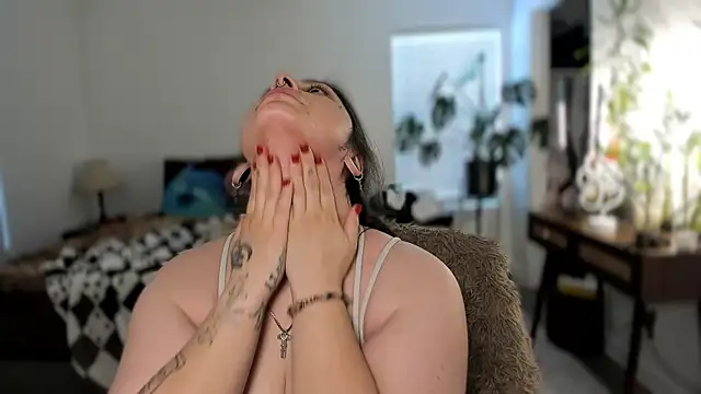 Snapshot of Alix_Valentine chatting on October 30, 2025, 7:55 pm Alix Valentine online show from October 30, 2025, 7:55 pm