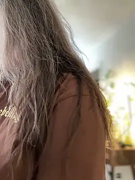 Alix Valentine online show from November 3, 2025, 8:56 pm