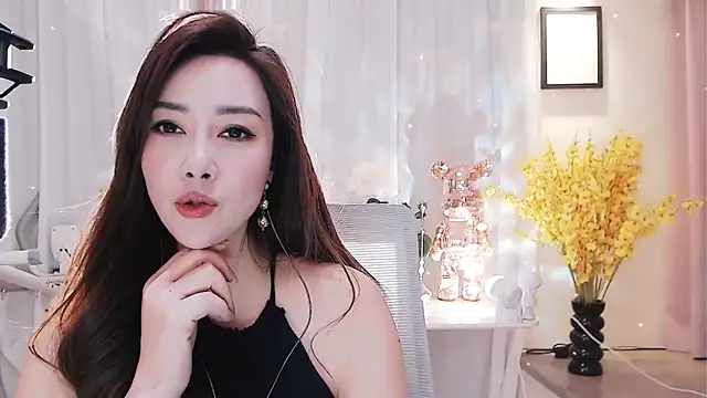 xya singer online show from September 24, 2025, 6:09 am