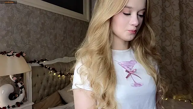 Emma Frosty online show from October 17, 2025, 9:38 pm