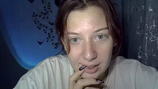 Snapshot of Lily_Ember chatting on October 31, 2025, 6:48 pm Lily Ember online show from October 31, 2025, 6:48 pm