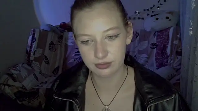 Lily Ember online show from December 5, 2025, 6:39 pm