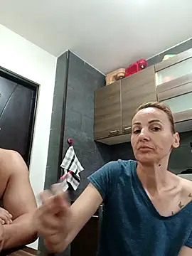 Snapshot of Aly-john1985 chatting on September 17, 2025, 7:10 am Aly-john1985 online show from September 17, 2025, 7:10 am