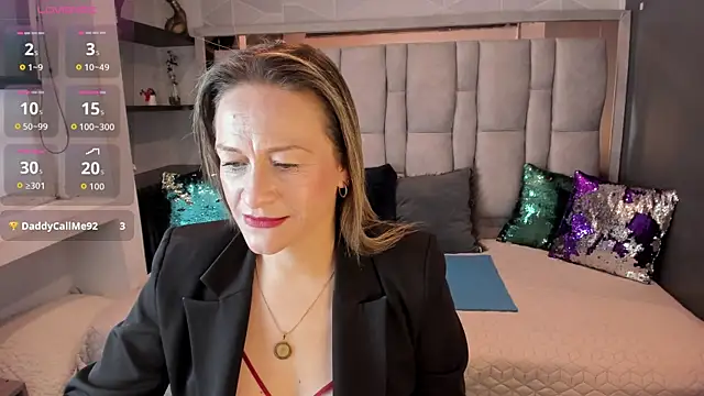 Snapshot of Charlot_milf chatting on October 14, 2025, 12:06 pm Charlot milf online show from October 14, 2025, 12:06 pm