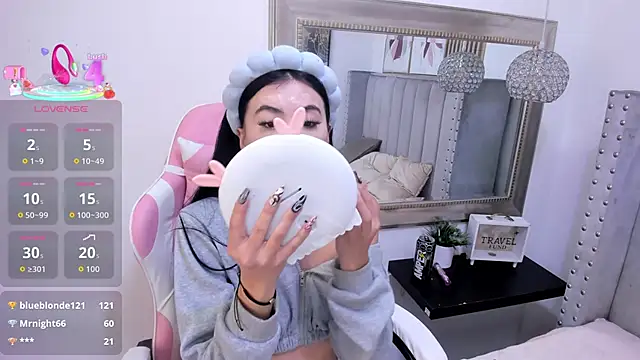 Snapshot of Anya_Belth chatting on October 12, 2025, 2:13 am Anya Belth online show from October 12, 2025, 2:13 am