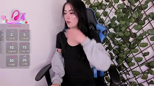 Snapshot of Anya_Belth chatting on October 13, 2025, 6:53 pm Anya Belth online show from October 13, 2025, 6:53 pm