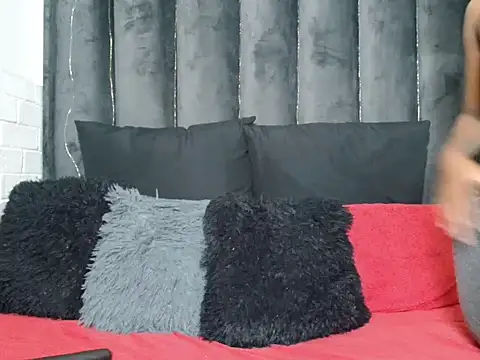 dark honeyx26 online show from February 6, 2026, 7:32 pm