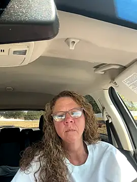 Snapshot of LittleRedRover chatting on September 9, 2025, 5:33 pm LittleRedRover online show from September 9, 2025, 5:33 pm