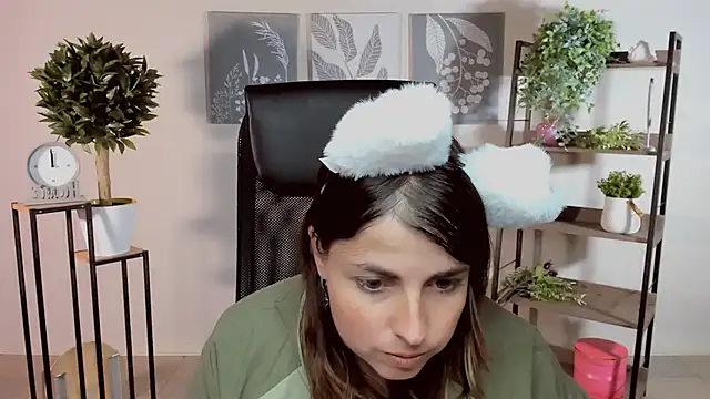 MartaEdams online show from October 3, 2025, 7:32 am