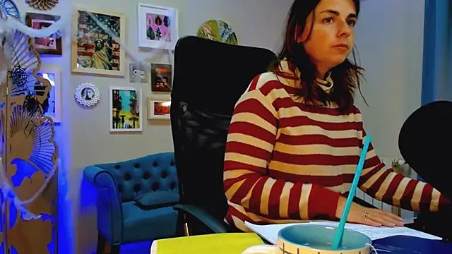 MartaEdams online show from November 5, 2025, 7:11 am