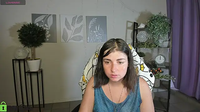MartaEdams online show from July 16, 2026, 5:15 am