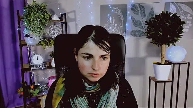 MartaEdams online show from April 23, 2026, 12:40 pm