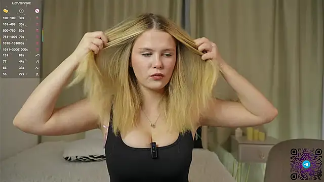 Snapshot of EngelDutch chatting on October 3, 2025, 10:11 pm EngelDutch online show from October 3, 2025, 10:11 pm